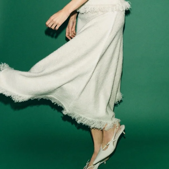 Zara Cream Asymmetrical Skirt - Picture 7 of 8